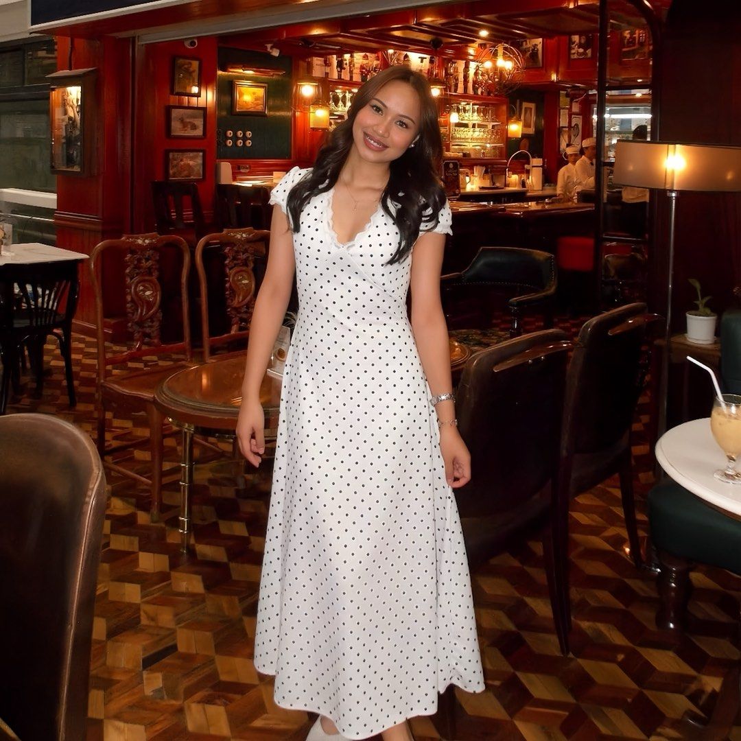 WHITE POLKADOTS DRESS (Category: Dresses) located in Baler. Submitted by pia_preloved_thrifted (Listing ID 1470798606, Image 3). Description: USED ONCE SIZE: S-M MOD: JNT/ORANGE APP CO MOP: GCASH LOC: AURORA PROVINCE.