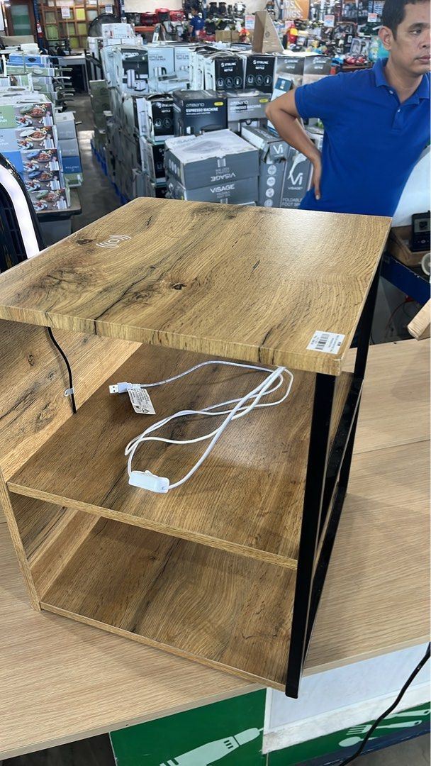 Wireless charging side table (Category: Looking For) located in Caloocan City. Submitted by hmr.gomez (Listing ID 1470783342, Image 1). Description: .
