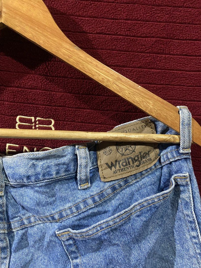 Wrangler (Category: Shorts) located in Kalibo. Submitted by joshuabeyaban (Listing ID 1470830377, Image 3). Description: Wrangler Jorts Wash Blue Excellent Condition No issue Need Wash.