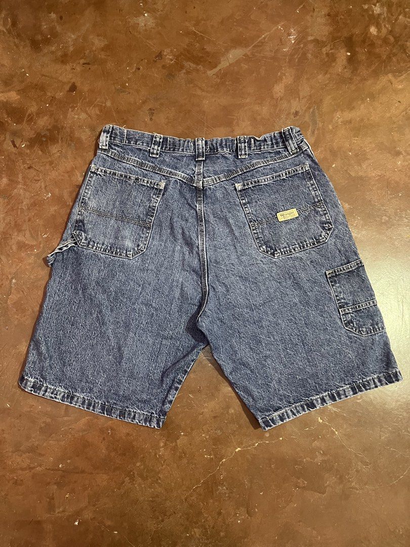 WRANGLER Carpenter jorts (Category: Shorts) located in Ipil. Submitted by cris_1999_fire (Listing ID 1470796899, Image 1). Description: Wrangler carpenter jorts Waist:34-36 Length:22 Excellent Issue: last 2 pic.