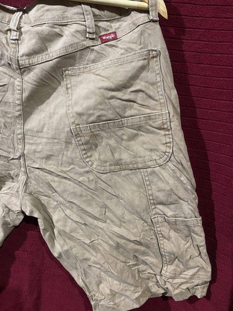 Wrangler Carpenter Jorts (Category: Shorts) located in Kalibo. Submitted by joshuabeyaban (Listing ID 1470829303, Image 3). Description: Wrangler Carpenter Jorts 36x21 10.5 Excellent Condition Need Wash.