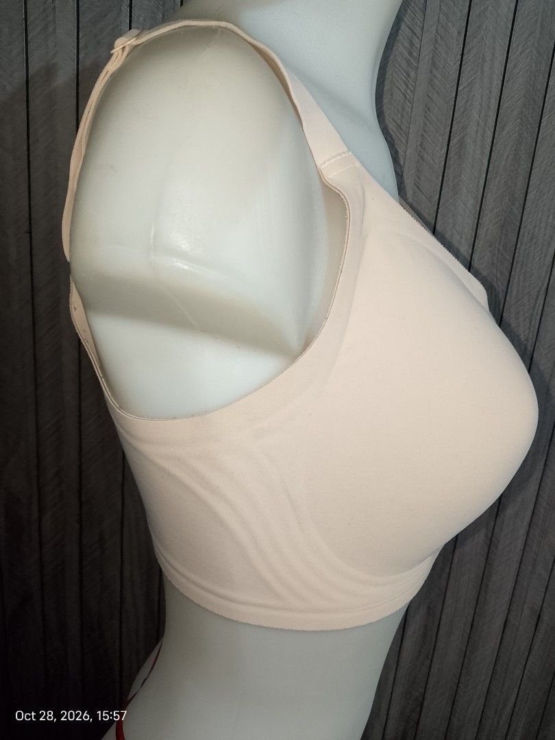 XL SEAMLESS BEIGE BRA PADDED NONWIRE (Category: Undergarments & Loungewear) located in Manila. Submitted by truecrystal-1407 (Listing ID 1470813144, Image 2). Description: .