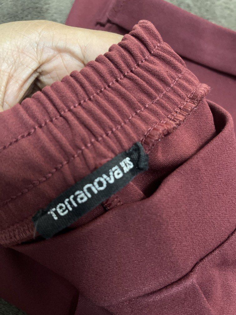 XXS - Terranova Maroon pants (Category: Other Bottoms) located in Paranaque City. Submitted by regina_sy (Listing ID 1470804631, Image 3). Description: MOP: GCASH J&T Express delivery (SF c/o BUYER) NO WW photo 📍Pque MM.