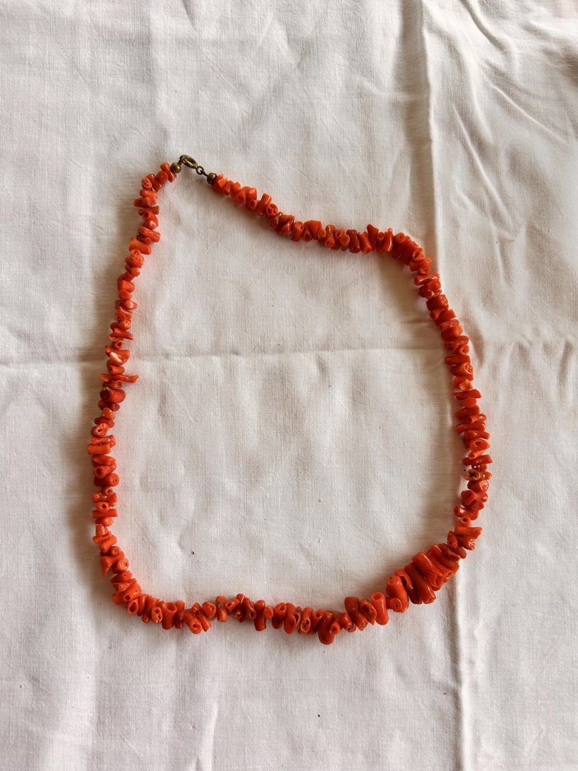 Y2k 70's Orange bead necklace (Category: Necklaces) located in Pinamalayan. Submitted by _dragonfly (Listing ID 1470768684, Image 1). Description: .