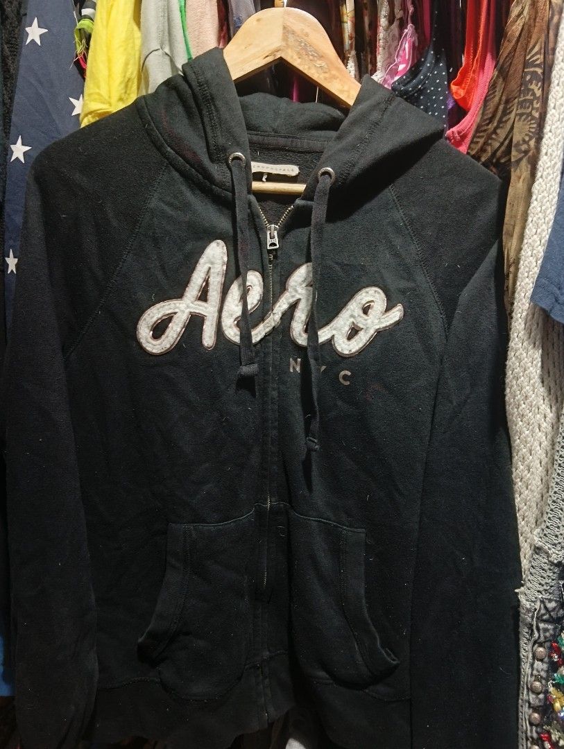 Y2k Aeropostale hoodie (Category: Coats, Jackets and Outerwear) located in Binangonan. Submitted by uhwhynot (Listing ID 1470843424, Image 1). Description: .