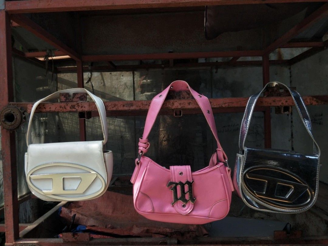 Y2K BAGS (Category: Shoulder Bags) located in Manila. Submitted by y2k_mania (Listing ID 1470784957, Image 1). Description: .