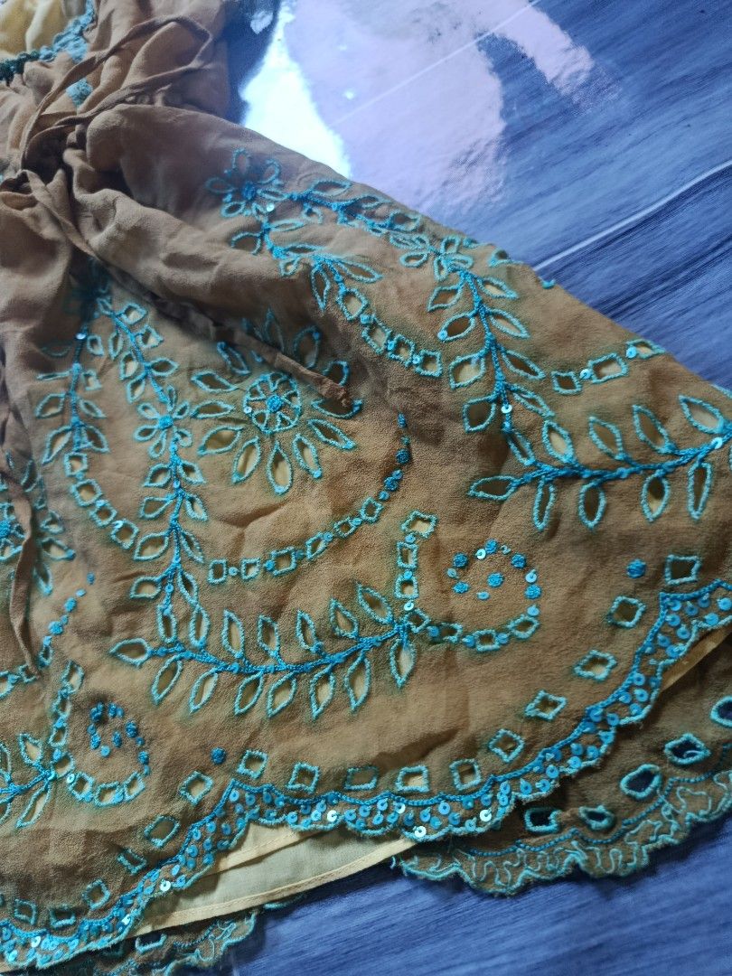 Y2k beaded top embroidered (Category: Blouses) located in Bacolod City. Submitted by empatees (Listing ID 1470831525, Image 3). Description: .