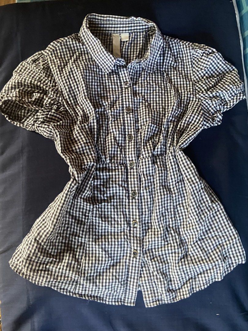 Y2k Black and White Gingham Button-Down Blouse (Category: Blouses) located in Santo Niño. Submitted by y4nnieane (Listing ID 1470905089, Image 1). Description: 150 + sf dm if interested or if you have more inquiries .