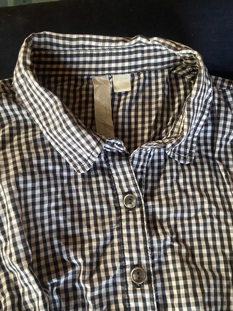 Y2k Black and White Gingham Button-Down Blouse (Category: Blouses) located in Santo Niño. Submitted by y4nnieane (Listing ID 1470905089, Image 2). Description: 150 + sf dm if interested or if you have more inquiries .