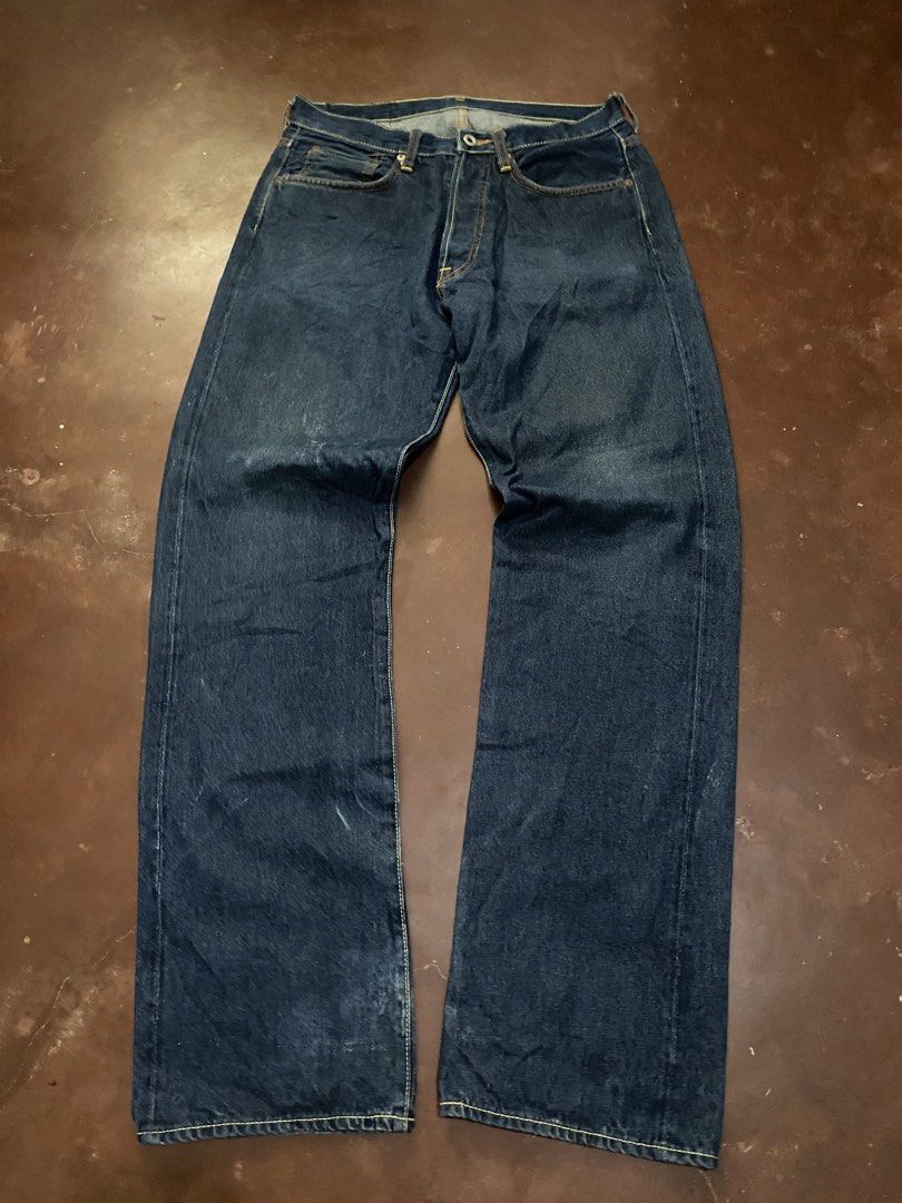 Y2k Evers Buckle Tapered Baggy (Category: Jeans) located in Malita. Submitted by ronnyboi (Listing ID 1470775782, Image 3). Description: W:32 L:42 T:12 H:8 Mine:500.