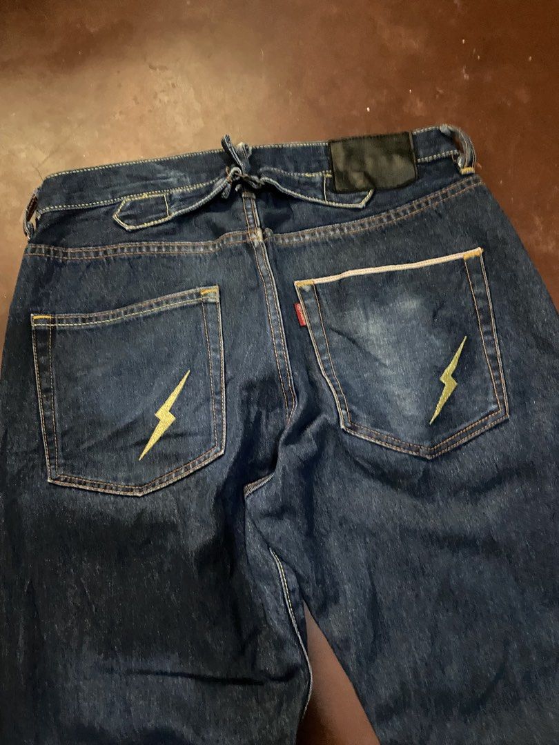 Y2k Evers Buckle Tapered Baggy (Category: Jeans) located in Malita. Submitted by ronnyboi (Listing ID 1470775782, Image 2). Description: W:32 L:42 T:12 H:8 Mine:500.