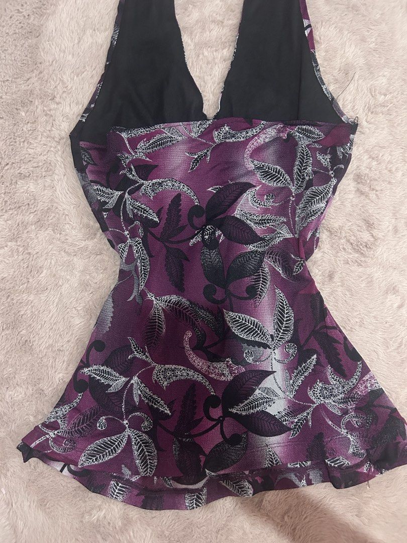 y2k floral halter top (Category: Sleeveless) located in Manila. Submitted by divalicious_ (Listing ID 1470810273, Image 3). Description: 💌 very hard to let go of, will keep if not sold ! 🥹 🧺 never used – just needs a bit of love (steaming) 🪡 no defects! 🧷 size: small to large (really stretchable) ✨ y2k dark purple and black floral halter top 📬 mop: gcash 📦 mod: lalamove (buyer shoulders shipping fee) seller will not liable for any shipping