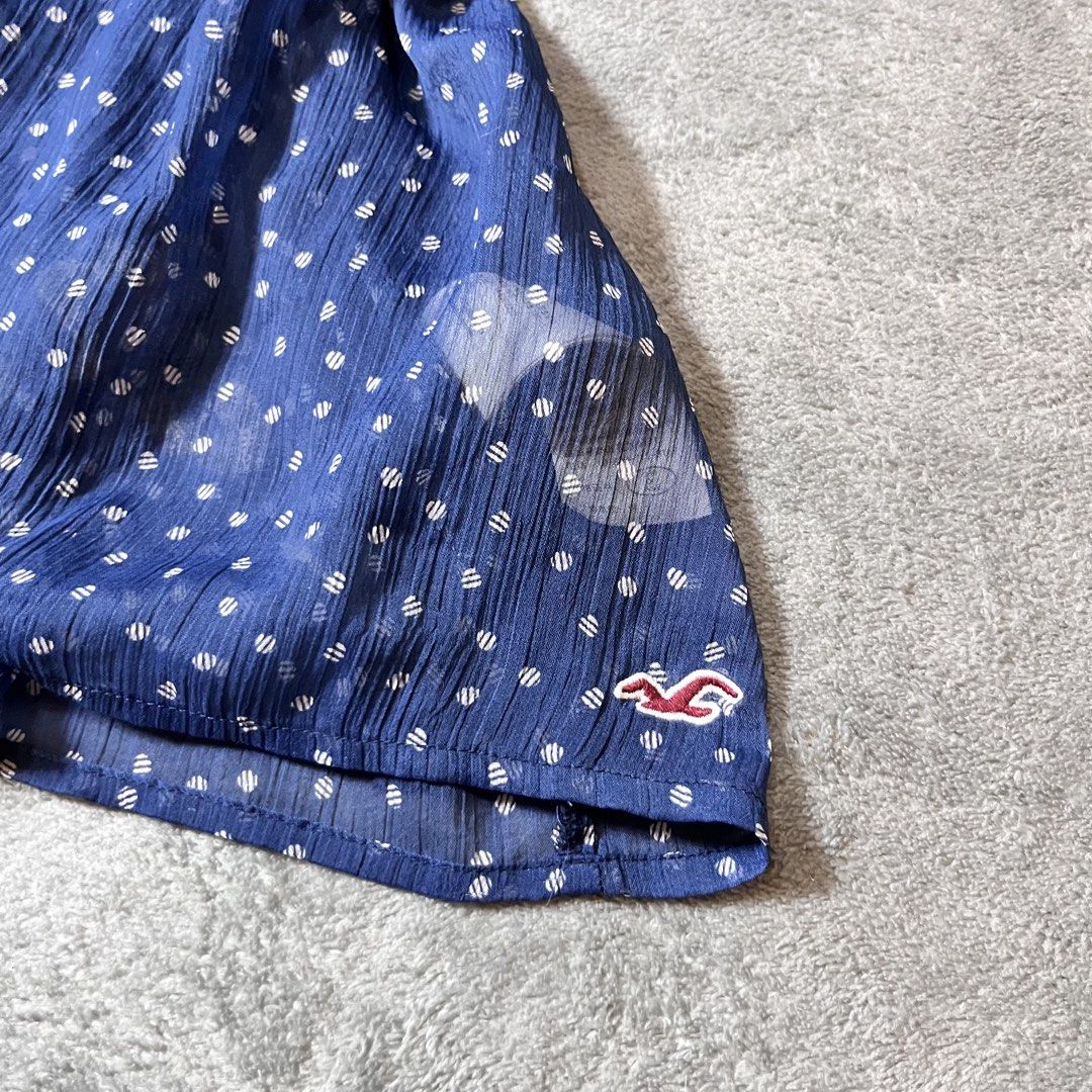 y2k hollister (Category: Sleeveless) located in Bacolod City. Submitted by pastforward.6100 (Listing ID 1470788444, Image 2). Description: .