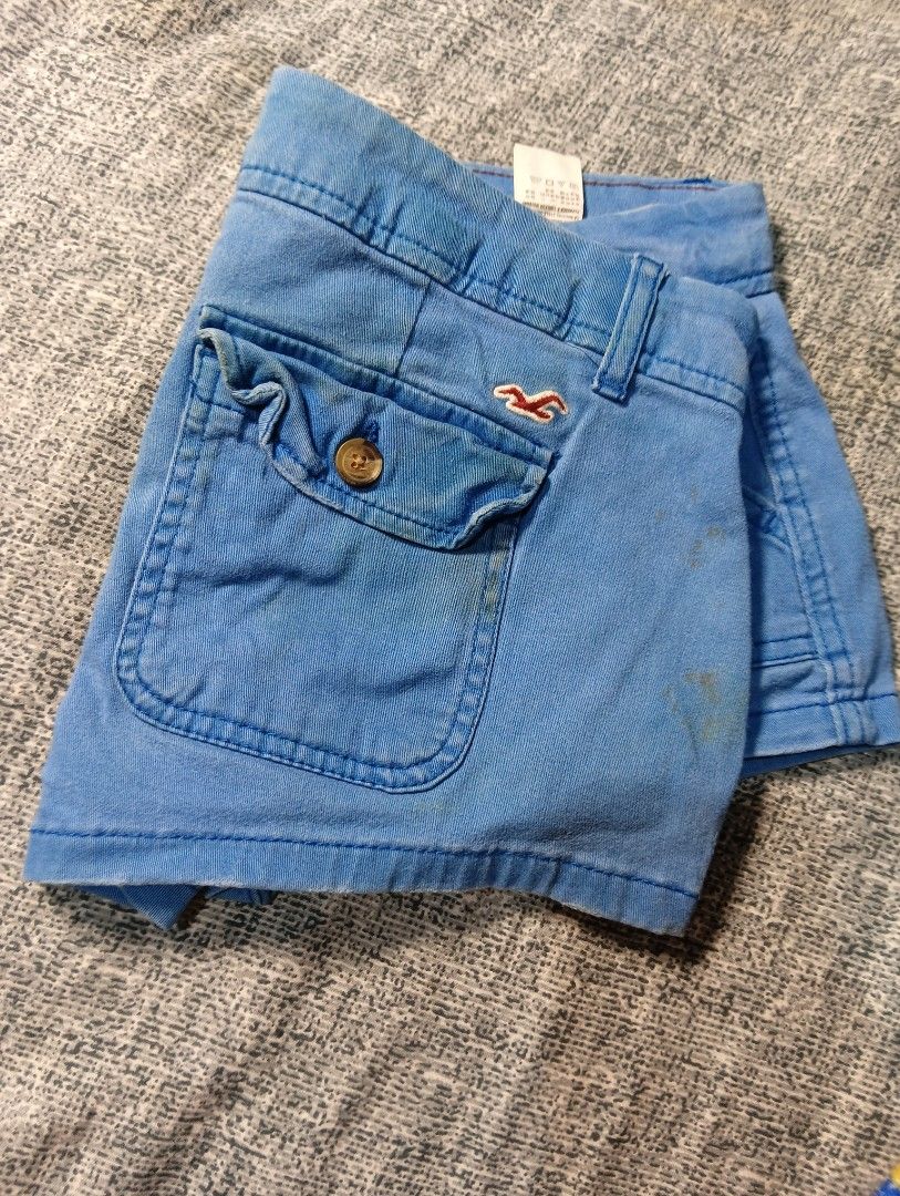 Y2k Hollister blue low rise short (Category: Shorts) located in Binangonan. Submitted by uhwhynot (Listing ID 1470843549, Image 1). Description: .