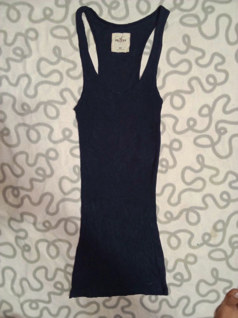 Y2K HOLLISTER TANK TOP (Category: Sleeveless) located in Manila. Submitted by y2k_mania (Listing ID 1470759596, Image 1). Description: .