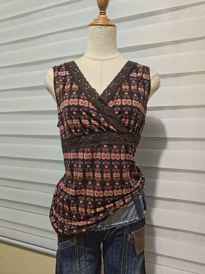 Y2k lacey boho pattered top (Category: Sleeveless) located in Tarlac. Submitted by yohfinds (Listing ID 1470804388, Image 2). Description: .