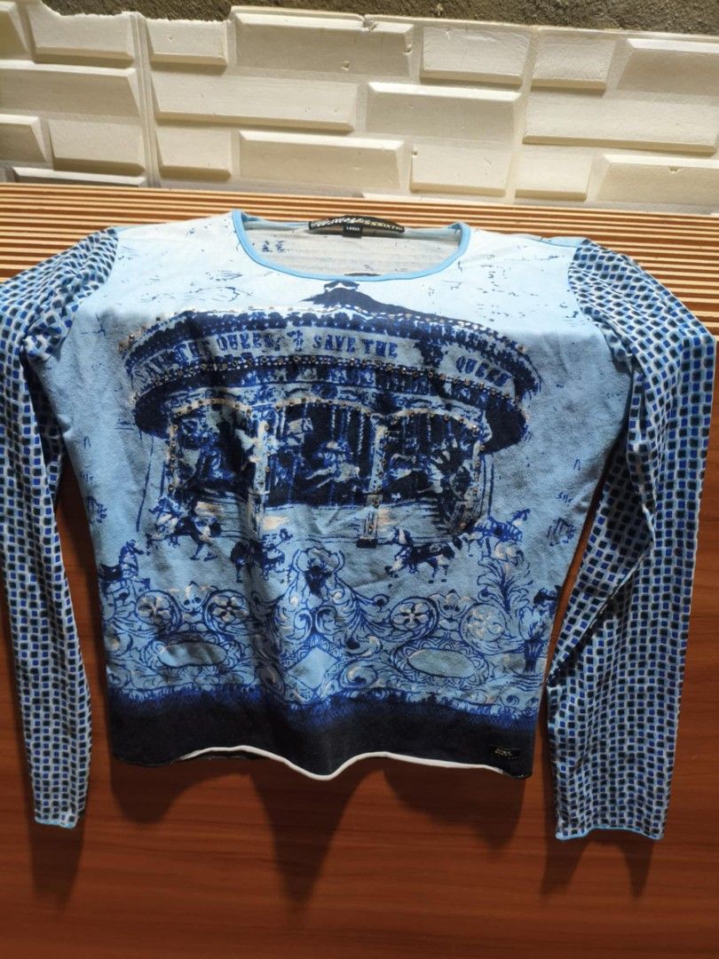 Y2K Miss sixty save the queen tops (Category: Longsleeves) located in Puerto Princesa. Submitted by lotsstuff (Listing ID 1470816967, Image 1). Description: size small womens excellent condition price 999+sf.