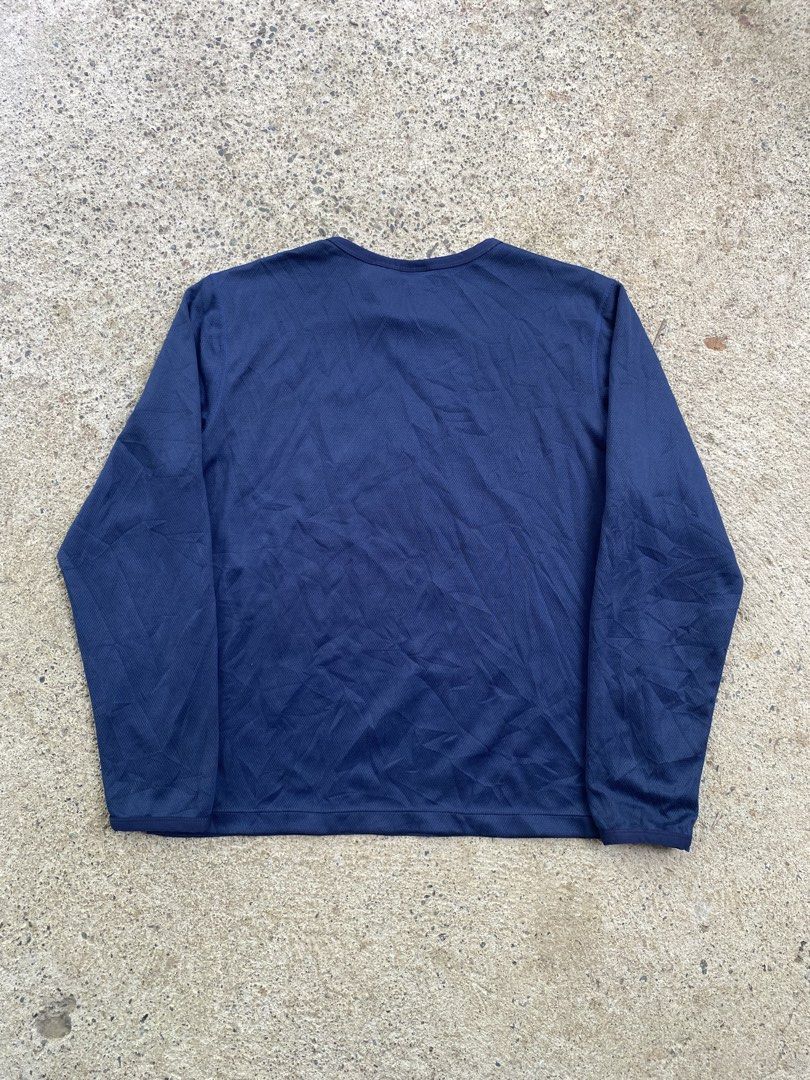 Y2K Nike Dri-Fit Long Sleeve (Category: Activewear) located in Bayombong. Submitted by fliptique (Listing ID 1470759619, Image 3). Description: Y2K Nike Dri-Fit Long Sleeve Excellent Condition Size : Small Dimes : 19.5”x22.5” Shoulder To Shoulder : 15.5” Sleeve Length : 22” Hem : 19.5” Color Rate : 10 Issue : ❌❌❌ ₱500 + sf .