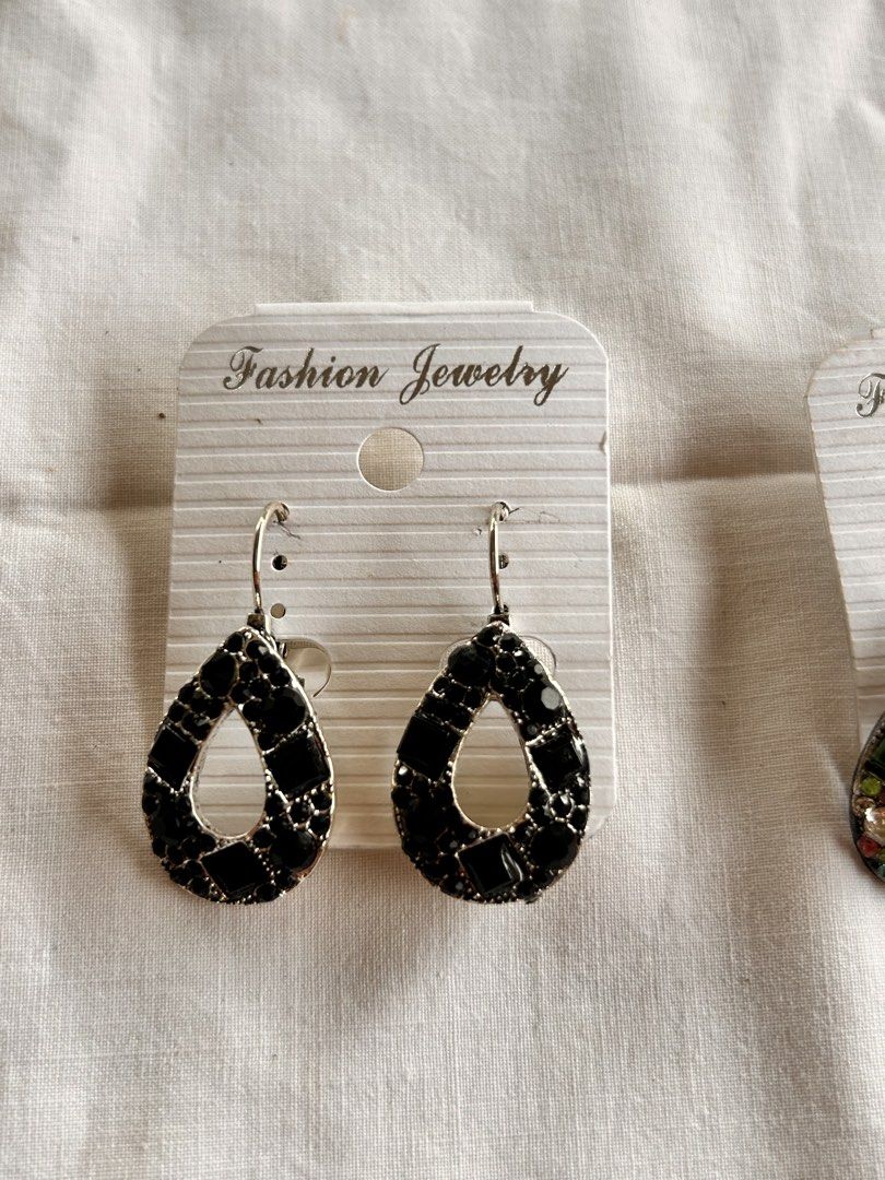 Y2k teardrop colorful gemstone earrings (Category: Earrings) located in Pinamalayan. Submitted by _dragonfly (Listing ID 1470775735, Image 2). Description: 70 each.