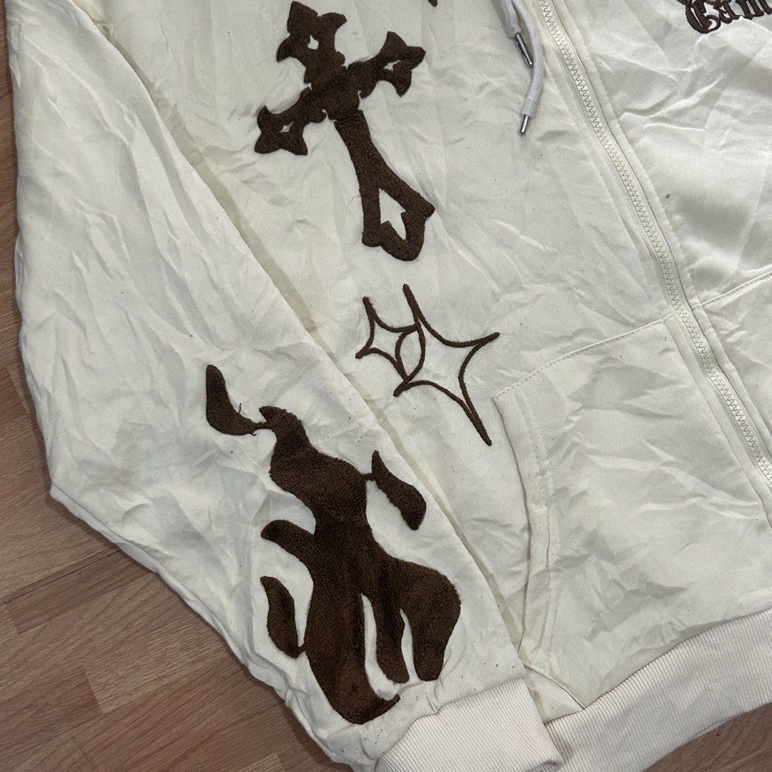 Y2K Zip Up Hoodie (Category: Hoodies) located in Manila. Submitted by offthebins (Listing ID 1470872312, Image 2). Description: 24x26 Minimal lints.