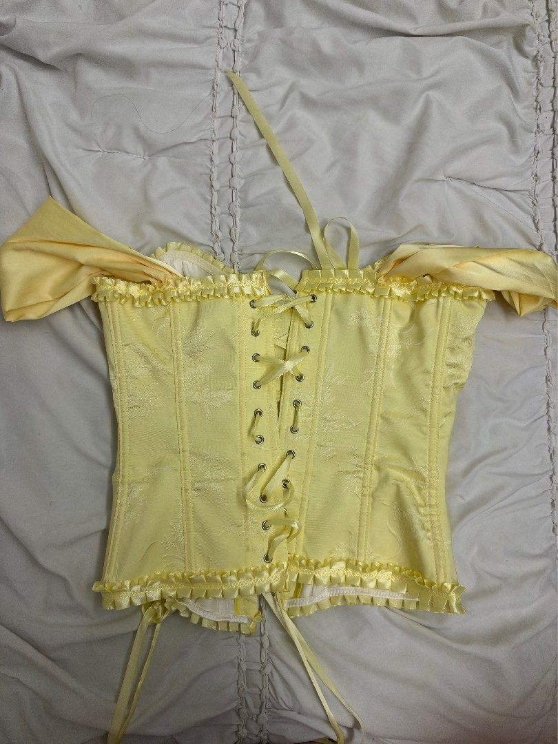Yellow Corset Top (Category: Sleeveless) located in Taguig. Submitted by gilmorerory (Listing ID 1470886006, Image 2). Description: - Fits XS-S - Only used once for halloween! .