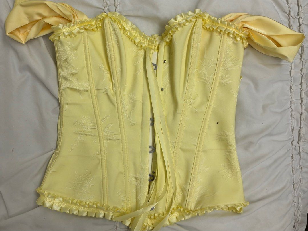 Yellow Corset Top (Category: Sleeveless) located in Taguig. Submitted by gilmorerory (Listing ID 1470886006, Image 1). Description: - Fits XS-S - Only used once for halloween! .
