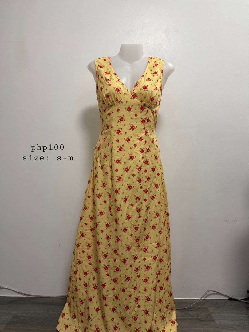 Yellow Dress (Category: Dresses) located in Antipolo. Submitted by nlknn_ (Listing ID 1470834784, Image 1). Description: .