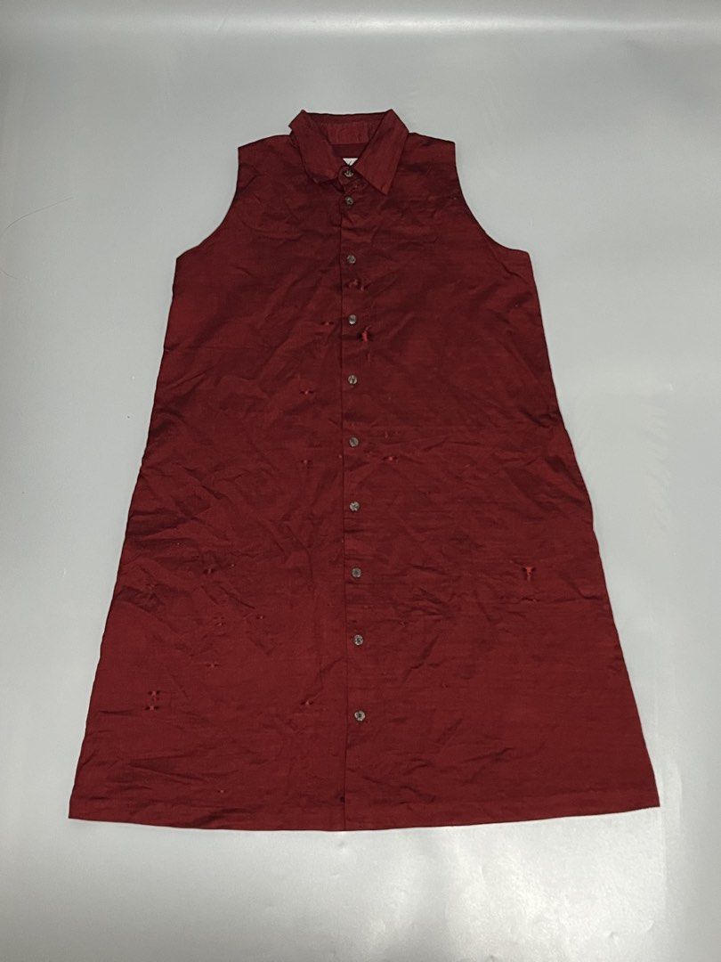 Yohji Yamamoto - Distressed - Mainline - (Category: Dresses) located in Cavite. Submitted by asianluxe (Listing ID 1470897427, Image 1). Description: Yohji Yamamoto Flat measurements! Length: 39 inches Armpit to armpit: 20.5 inches Shoulder to shoulder: 13 inches Hem: 30 inches Guaranteed authentic Excellent condition Very presentable N0 Flaw.