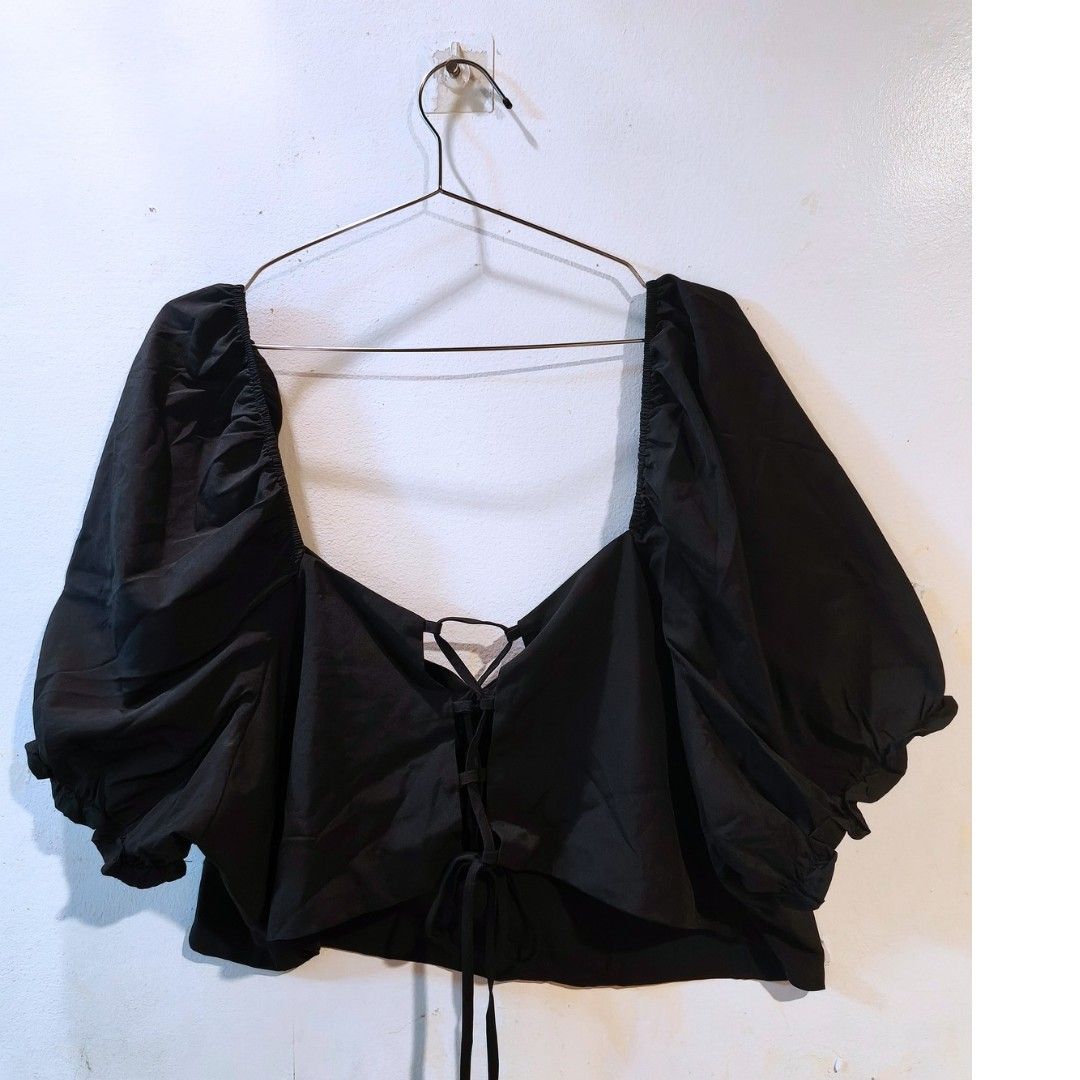 Yoins crop top (Category: Shirts) located in Quezon City. Submitted by trendyretro (Listing ID 1470928193, Image 2). Description: Brand new with tag and pouch 4xl on tag corset style adjustable back via drawstring.