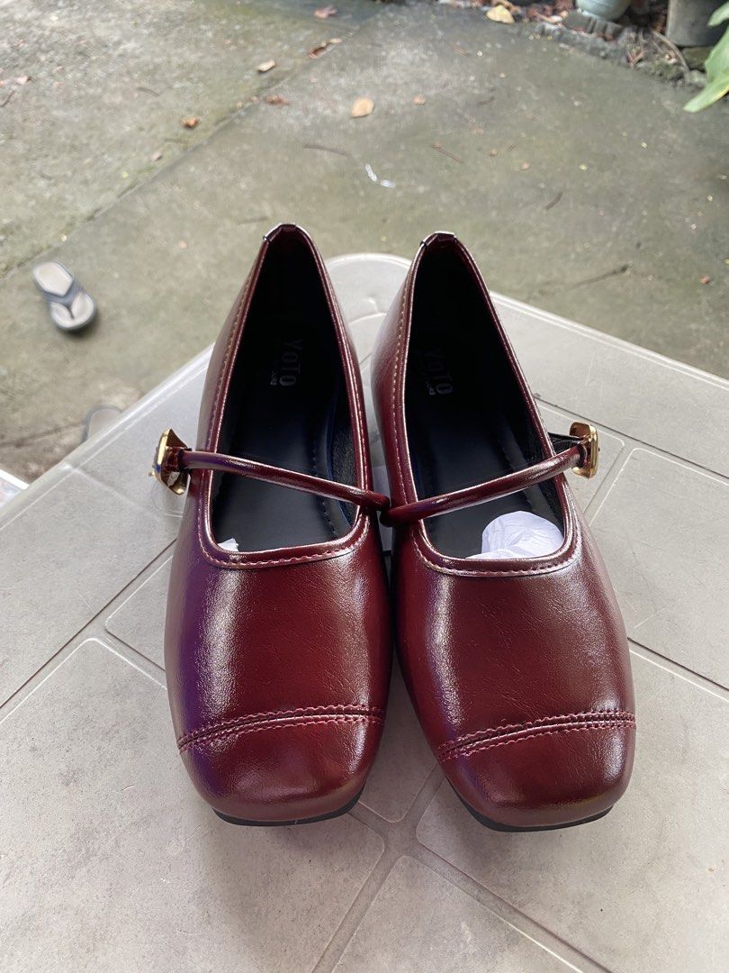 Yoto Maroon Mary Jane Flats (Category: Flats & Sandals) located in Valenzuela. Submitted by finslzr (Listing ID 1470754982, Image 1). Description: - Brand: Yoto - Style: Mary Jane flats - Color: Maroon - Condition: Brand new, sinukat lang - Bought for 400 - Still negotiable RFS: Wrong size Size: EU 42, 26cm.