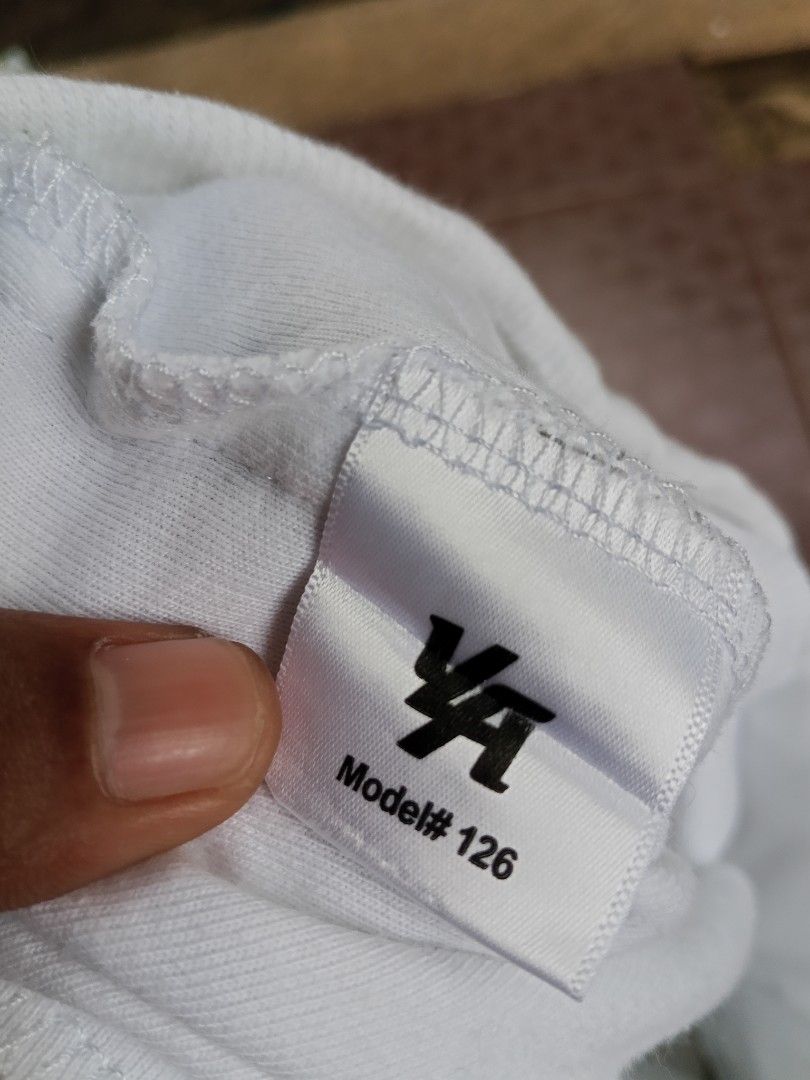 YoungLA White Shorts Model 126 XL (Category: Shorts) located in Davao. Submitted by carnopaul76938 (Listing ID 1470813367, Image 3). Description: - Brand: YoungLA - Model: 126 - Color: White - Size: Extra Large (XL) 34-36x18 - Material: Comfortable cotton - Waistband: Drawstring with black metal aglets - Details: Black embroidered logo on the left leg - Versatility: Ideal for workouts and casual wear.
