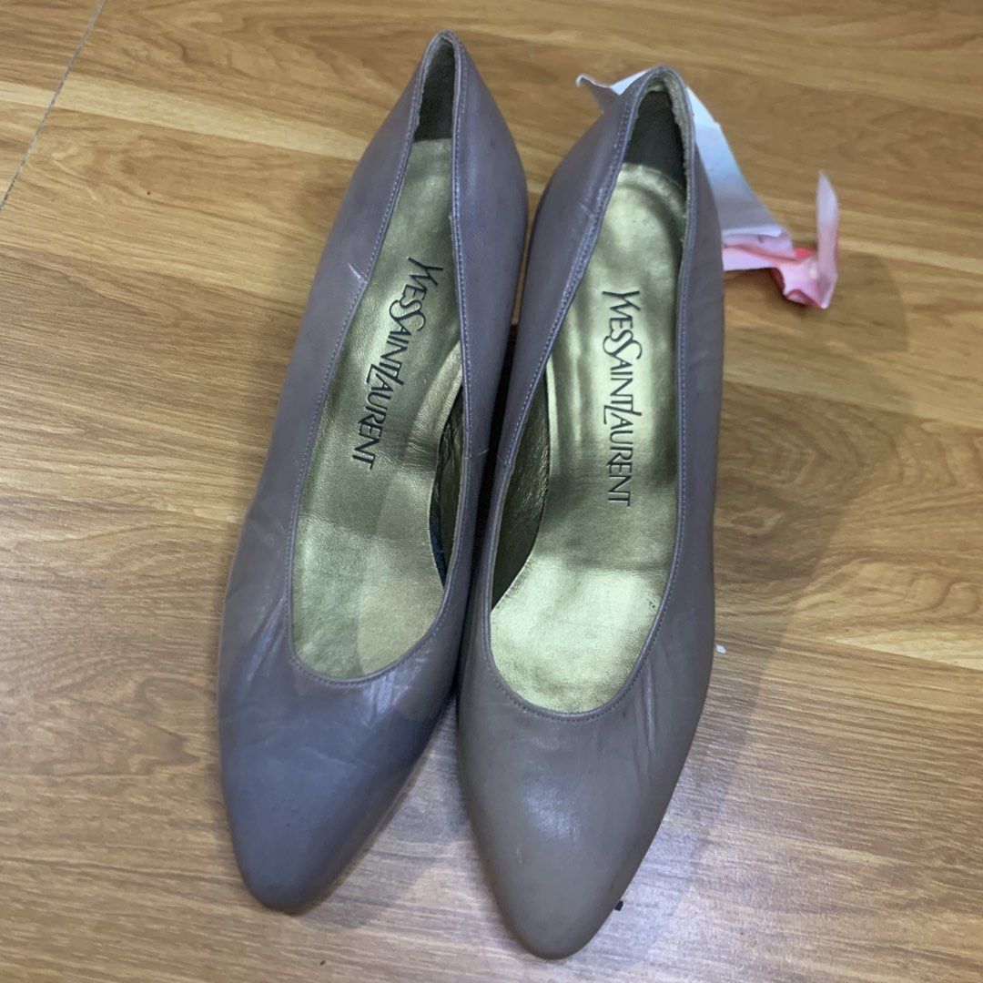 YSL 80s Leather Pumps (Category: Heels) located in Calauan. Submitted by randomthrift.womens (Listing ID 1470888811, Image 1). Description: Size 36.5 Issue: shown in pics.