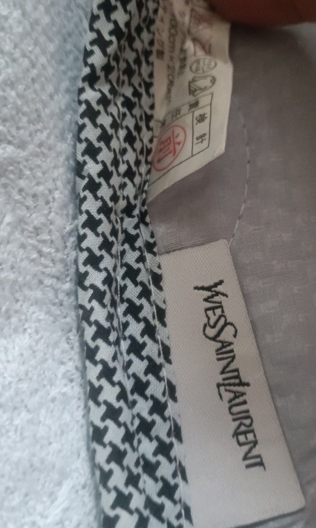 YSL bed cover single (Category: Bedding & Towels) located in General Santos City (Dadiangas). Submitted by japan-ukay (Listing ID 1470803352, Image 2). Description: color: light blue.