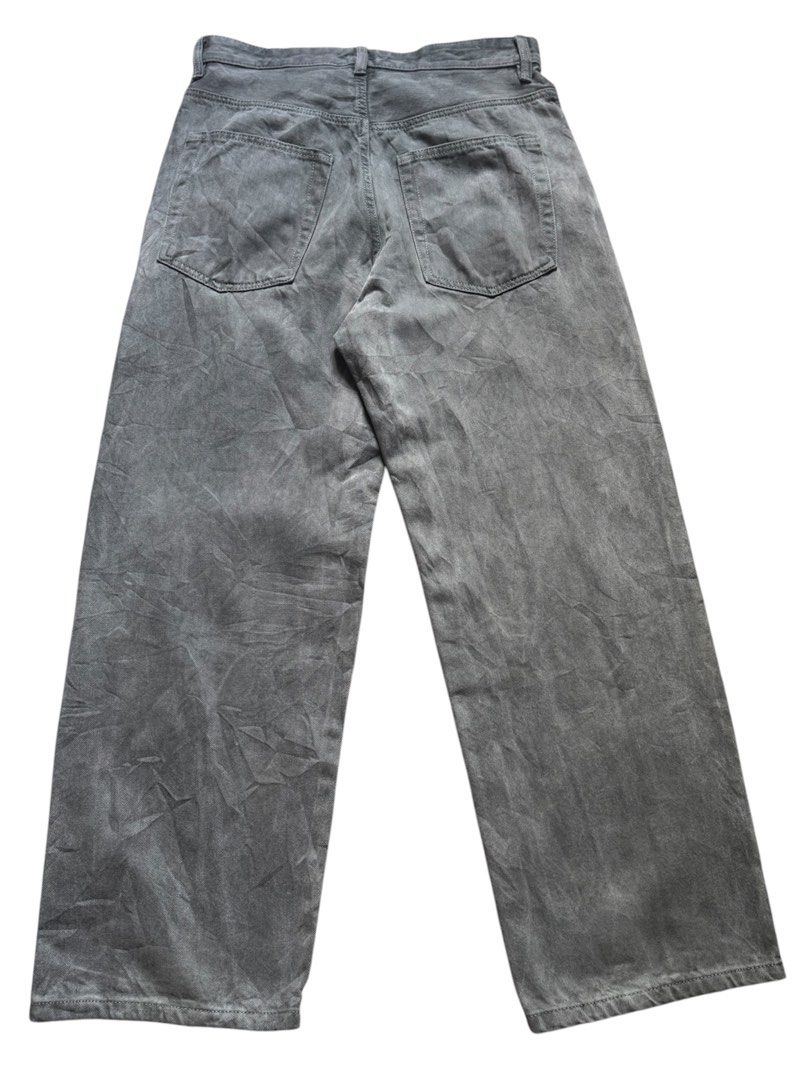Zara Baggy Jeans (Category: Jeans) located in Kabankalan. Submitted by secondhandgemsz (Listing ID 1470769521, Image 2). Description: Size 30-32W x 41L x 9.5Hem Like new.