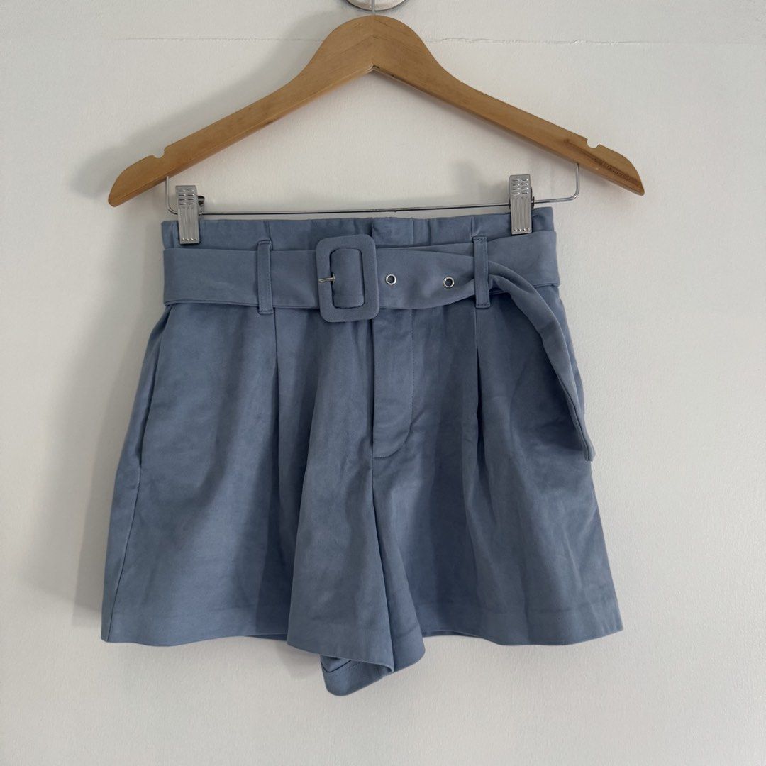 Zara belted shorts (Category: Shorts) located in Manila. Submitted by apparella.ph (Listing ID 1470835800, Image 1). Description: 10/10 condition Super pretty Baby blue color Waist:25-28( stretchable) Length:14 ☑️Everything is my Own preloved / BNWT/BNWOT ☑️ not thrifted/Ukay ☑️ malukot sa picture kasi na stock sa cabinet (tinatamad mag plantsa ✌️ ) ☑️Personal items ( usually bought in US/UK/JPN ) every year po ako nag aabroad so expect i don’t s