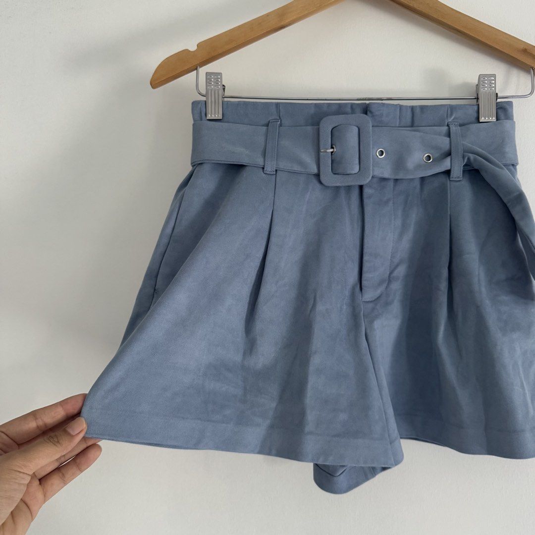 Zara belted shorts (Category: Shorts) located in Manila. Submitted by apparella.ph (Listing ID 1470835800, Image 2). Description: 10/10 condition Super pretty Baby blue color Waist:25-28( stretchable) Length:14 ☑️Everything is my Own preloved / BNWT/BNWOT ☑️ not thrifted/Ukay ☑️ malukot sa picture kasi na stock sa cabinet (tinatamad mag plantsa ✌️ ) ☑️Personal items ( usually bought in US/UK/JPN ) every year po ako nag aabroad so expect i don’t s