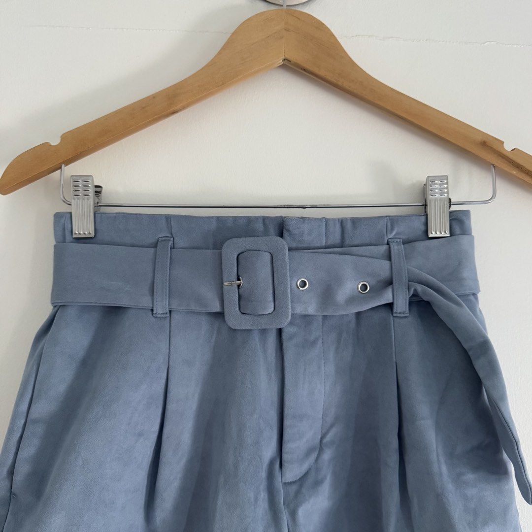 Zara belted shorts (Category: Shorts) located in Manila. Submitted by apparella.ph (Listing ID 1470835800, Image 3). Description: 10/10 condition Super pretty Baby blue color Waist:25-28( stretchable) Length:14 ☑️Everything is my Own preloved / BNWT/BNWOT ☑️ not thrifted/Ukay ☑️ malukot sa picture kasi na stock sa cabinet (tinatamad mag plantsa ✌️ ) ☑️Personal items ( usually bought in US/UK/JPN ) every year po ako nag aabroad so expect i don’t s