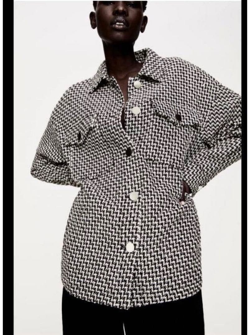 Zara Black and White Houndstooth Oversized Jacket (Category: Coats, Jackets and Outerwear) located in Quezon City. Submitted by dropdeadprices (Listing ID 1470799352, Image 1). Description: - Brand: Zara - Style: Oversized houndstooth jacket (black & white) - Material: Textured Italian fabric, made in Morocco - Features: Button-up front, classic collar, and chest pockets - Fit: Relaxed, oversized fit ideal for layering over tees and hoodies 25 in