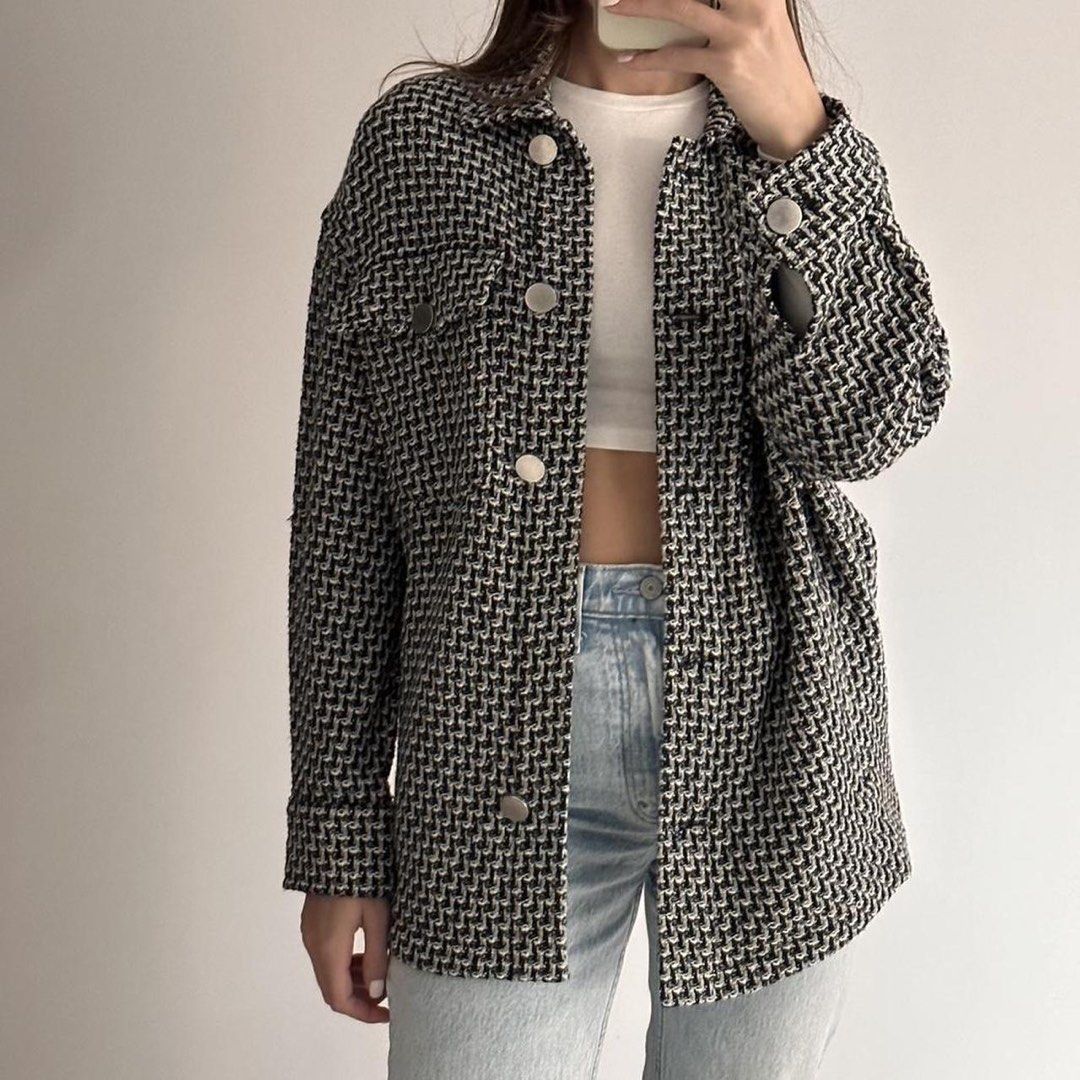 Zara Black and White Houndstooth Oversized Jacket (Category: Coats, Jackets and Outerwear) located in Quezon City. Submitted by dropdeadprices (Listing ID 1470799352, Image 3). Description: - Brand: Zara - Style: Oversized houndstooth jacket (black & white) - Material: Textured Italian fabric, made in Morocco - Features: Button-up front, classic collar, and chest pockets - Fit: Relaxed, oversized fit ideal for layering over tees and hoodies 25 in