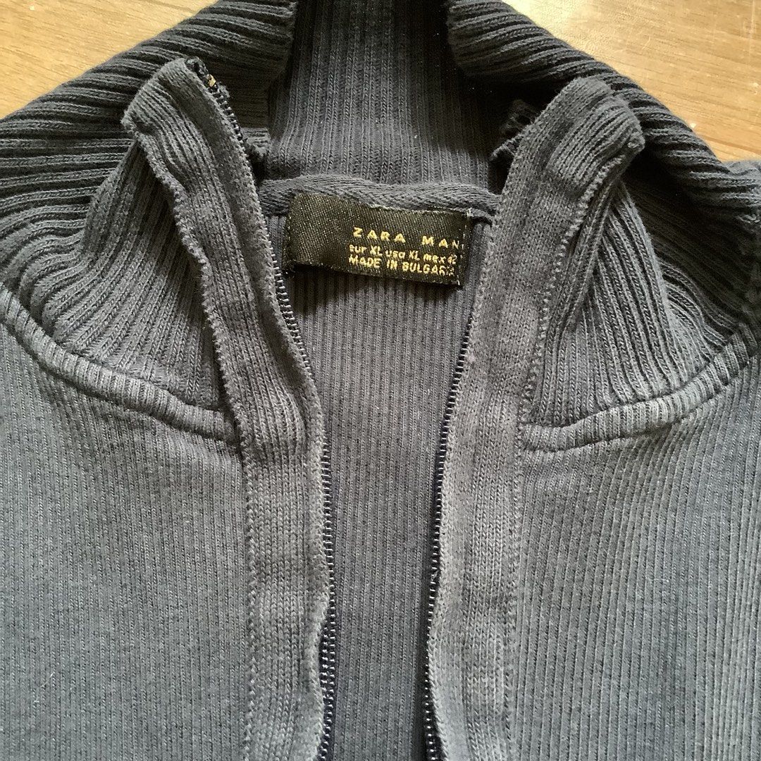 ZARA black longsleeve jacket top (Category: Tshirts & Polo Shirts ) located in Santa Rosa. Submitted by lilyestrell (Listing ID 1470844530, Image 2). Description: size: medium to large stretchy (better of worn fitted).