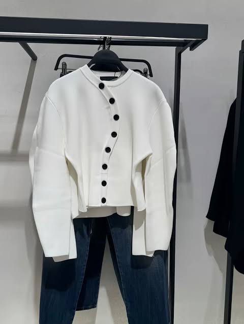 Zara BNWT asymmetric cardigan (Category: Coats, Jackets and Outerwear) located in Mataasnakahoy. Submitted by chicforless.ph (Listing ID 1470848063, Image 2). Description: .