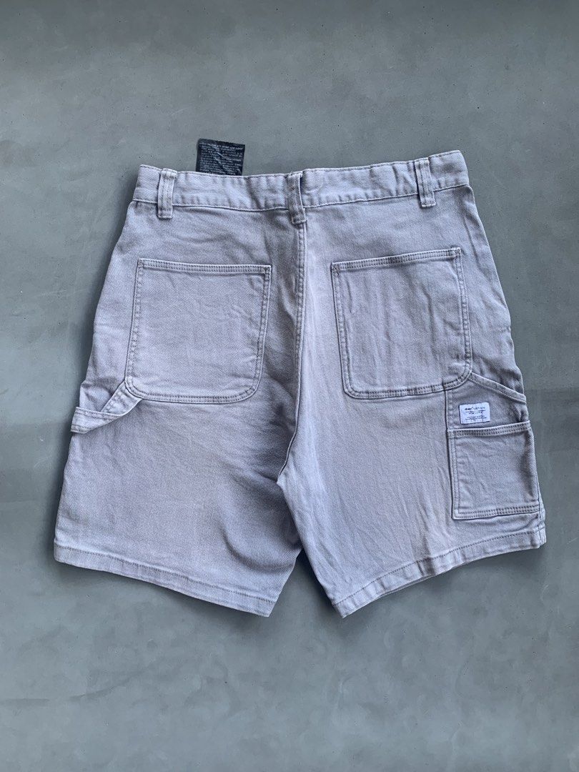 Zara Carpenter Shorts (Category: Shorts) located in Malinao. Submitted by nhlcrza (Listing ID 1470907726, Image 2). Description: 30-32 W” x 20 L” 12 Hem” excellent condition ( slight fade ) .