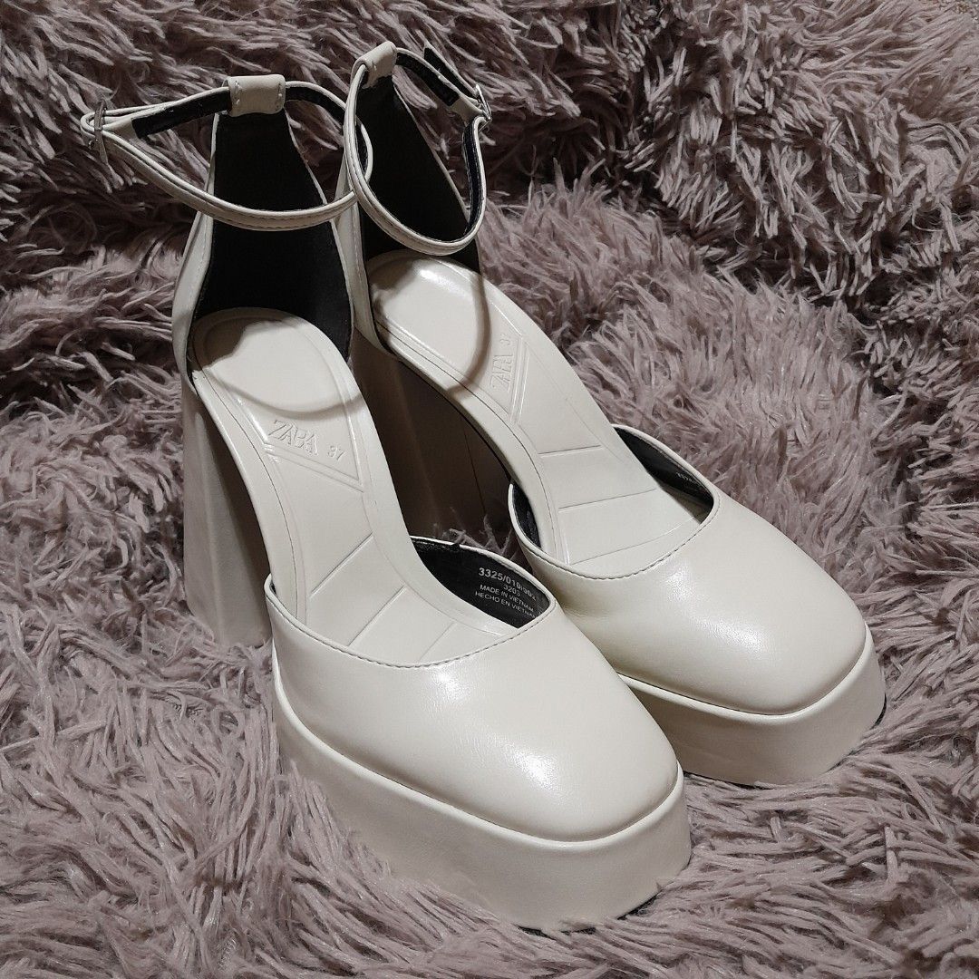 ZARA Chunky High Heeled Platform Shoes (Category: Heels) located in San Pedro. Submitted by anjellyyy (Listing ID 1470876395, Image 1). Description: ZARA Chunky High Heeled Platform Shoes - size 37 used for events only like new condition - Meetup: SM Sta. Rosa/Galleria South/Festival - MOP: Gcash/BPI or Cash (for meetup only) - MOD: Lalamove/J&T (shouldered by buyer) 📍San Pedro, Laguna.