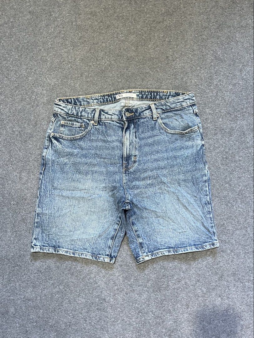 ZARA denim jorts (Category: Shorts) located in Lapu Lapu. Submitted by jhonrener41426 (Listing ID 1470810662, Image 1). Description: Size 36 Length-20 Leg opening-11 Excellent condition Color rate 9.5/10 Authentic Issue none .