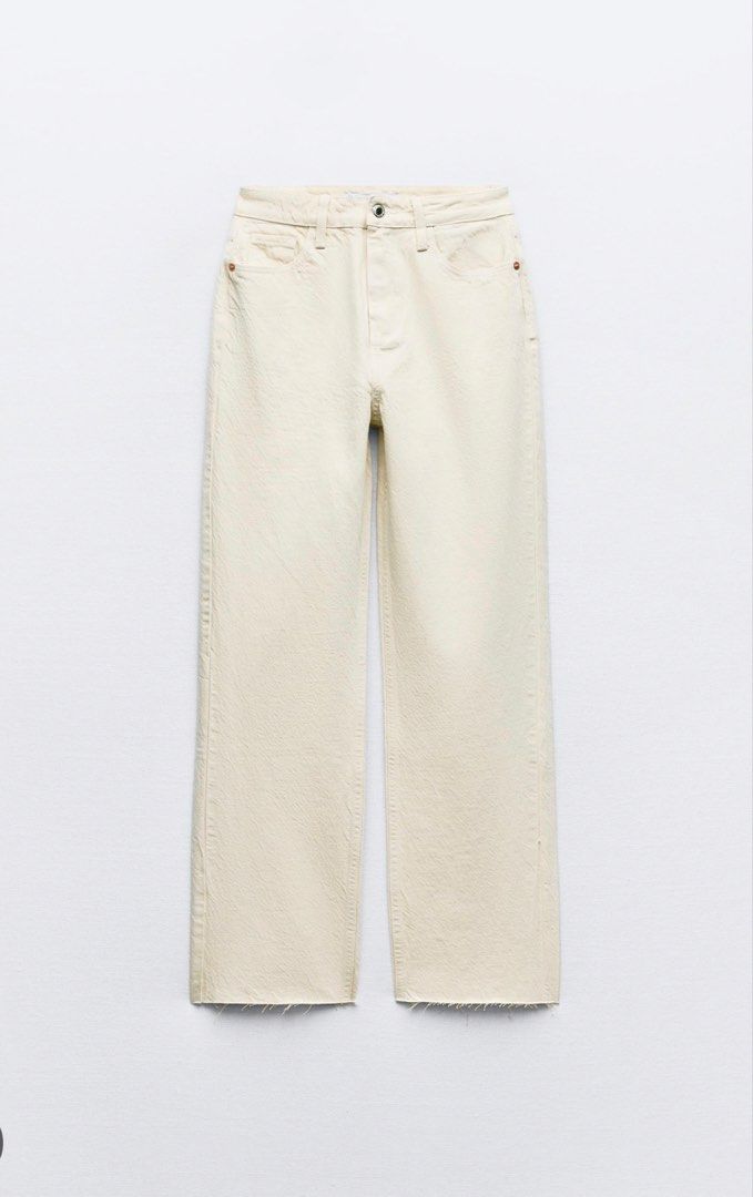 Zara Ecru Straight Fit Jeans (Category: Jeans) located in Davao. Submitted by krau_ (Listing ID 1470827018, Image 1). Description: Brand new with tag! Last price! High rise, Rigid Denim Not stretchable Size 34 on tag, fits 26 best Length 40 inches Issue: missing rivets on the pocket corners .