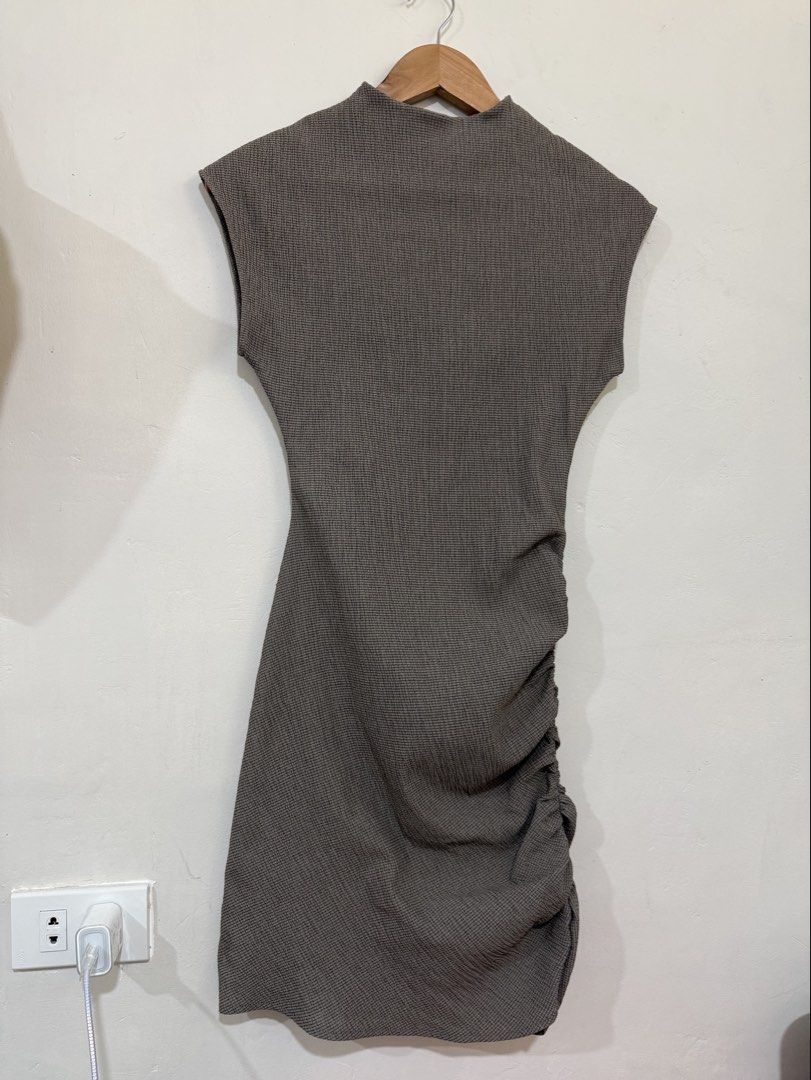 Zara fitted textured Dress (Category: Dresses) located in Manila. Submitted by morningthrifters (Listing ID 1470848414, Image 3). Description: 📝Zara Textured Dress with Gathered Detail (reference number 5039/330), a short, fitted piece featuring a semi-high/round neckline, cap sleeves, and gathered ruched detailing down the side. 📍Pateros Metro Manila 🚚 Jnt / Lalamove / Pickup 📐 Size small 💗 Second time buyers has a free item, follow me to g