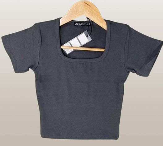 ZARA GRAY CROPPED TSHIRT TOP (Category: Shirts) located in Marikina City. Submitted by minimalistmanila (Listing ID 1470748021, Image 2). Description: New with tags Zara gray cropped top. S/M. Order now!.