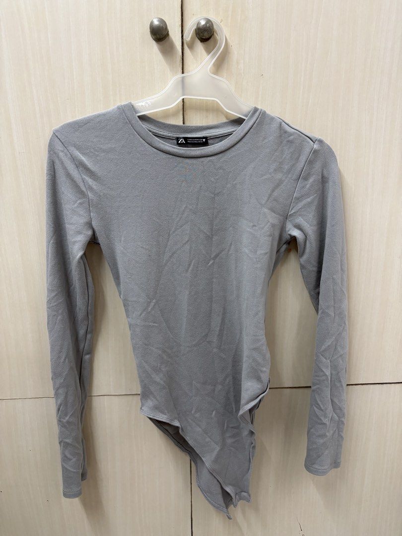 zara fitted top gray long sleeve bodysuit (Category: Longsleeves) located in Makati City. Submitted by santanajdd (Listing ID 1470928885, Image 1). Description: 💬 dm for more info 📍 based in makati rfs: decluttering * this feels n is very nice. i love this sm but it js doesn't match my style.