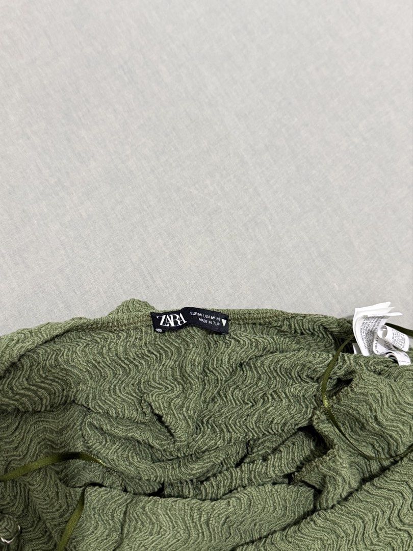 Zara Green Halter Neck Textured Knit Top (Category: Sleeveless) located in Quezon City. Submitted by vvandko (Listing ID 1470866839, Image 3). Description: Used once.