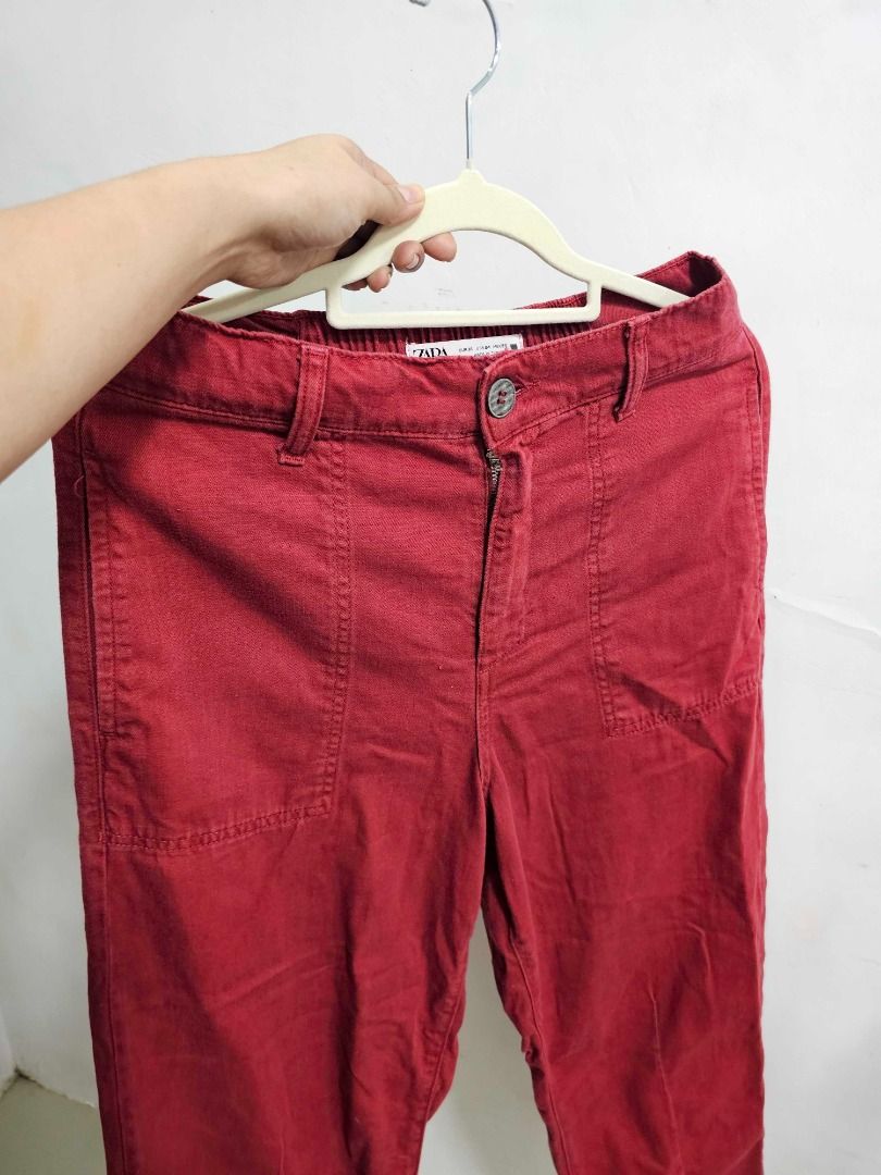 Zara high-waisted cargo pants (Category: Jeans) located in Los Banos. Submitted by itsmecathey (Listing ID 1470904832, Image 1). Description: Like new, fits 27-28.